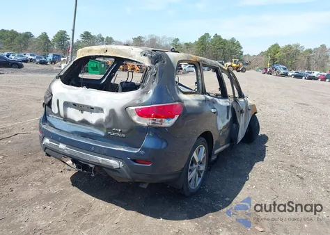 2016 Nissan Pathfinder Platinum z USA, uszkodzony, nr VIN 5N1AR2MMXGC661803